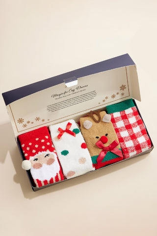 HOLLY JOLLY CHRISTMAS FUZZY SOCKS SET